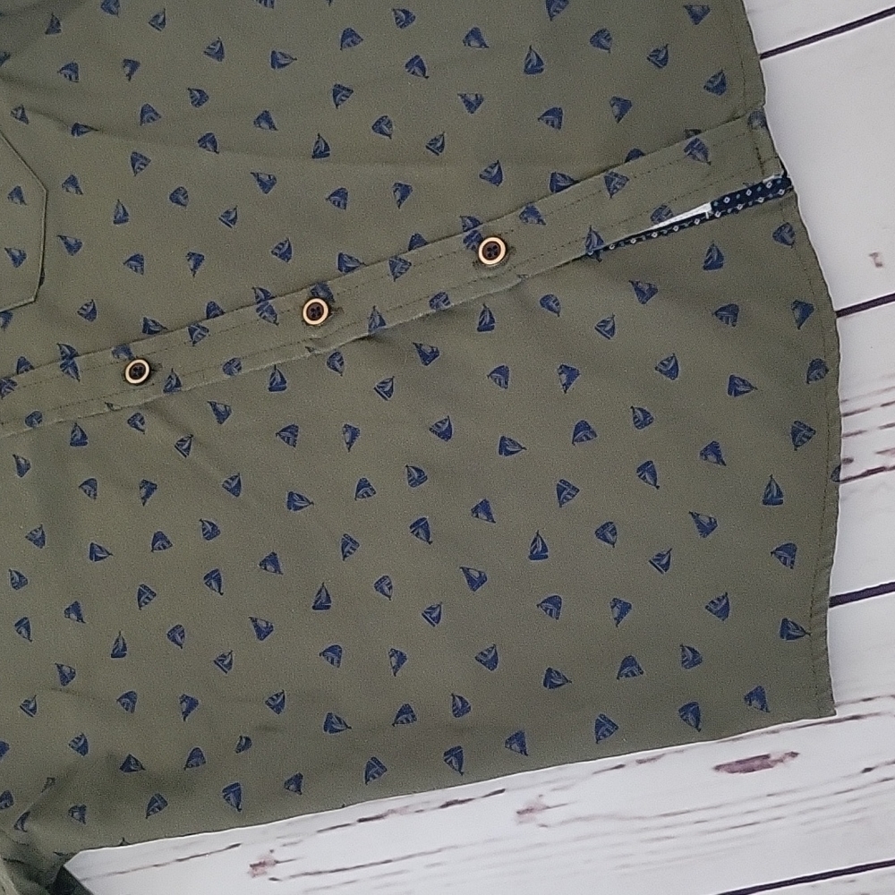 Sailboat ⛵️  button down - Picture 6 of 8